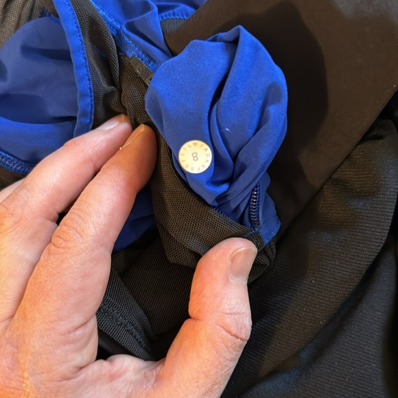 Lululemon running shorts, blue and black, size 8 - Picture 3 of 5